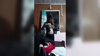Big Breasted Aunty Going Topless Showing Everything She Has