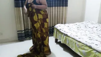 Saree Wearing Aunty Caught By Driver Getting Fucked Repeatedly