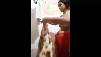 Mature Desi Aunty Bathing Caught On Camera Getting Naughty