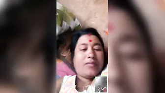 Married Woman Flashing Boobs And Pussy During Video Call