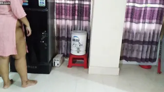 Curvy Indian Aunty Stuck In Fridge Getting Helped From Behind