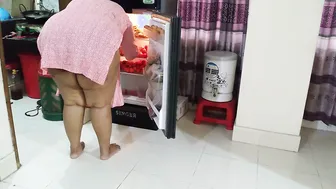 Curvy Indian Aunty Stuck In Fridge Getting Helped From Behind