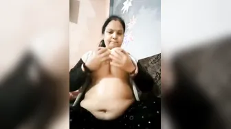 Huge Breasted Indian Milf Playing With Her Tits In Sexy Mood