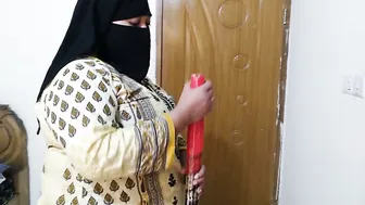 Desi Milf Aunty Fucked Hard By Neighbor While Cleaning House