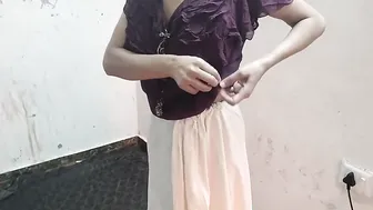 Tricking Innocent Desi Aunty Into Private Room For Quickie Fun