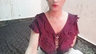 Tricking Innocent Desi Aunty Into Private Room For Quickie Fun