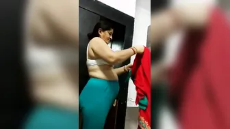 Mature Aunty Changing Clothes Caught On Camera Getting Naughty