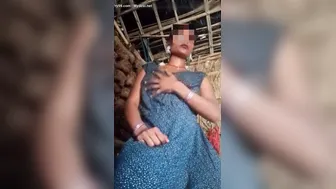Fingering My Aunty's Dripping Wet Pussy Making Her Scream Loud