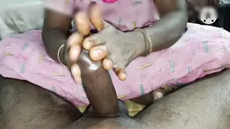 Aunty Getting Oil Massage Turning Into Hot Sex Session