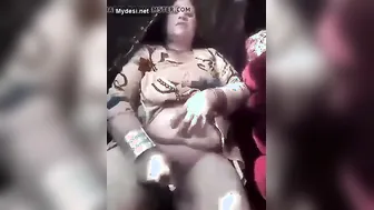 Curvy Pakistani Aunty Stripping And Playing With Her Body