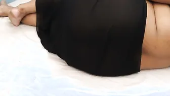 Curvy Pakistani Aunty Resting On Bed Exposing Her Fat Juicy Ass