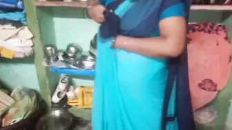 Indian Aunty Removing Saree Revealing Body Before Getting Fucked