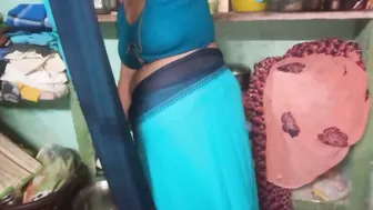 Indian Aunty Removing Saree Revealing Body Before Getting Fucked