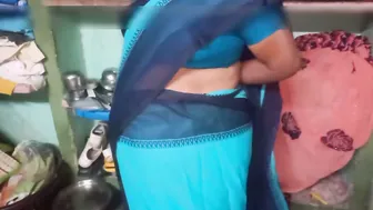 Indian Aunty Removing Saree Revealing Body Before Getting Fucked