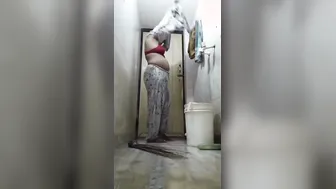Chubby Indian Aunty Getting Naked Moments Before Her Bath Time
