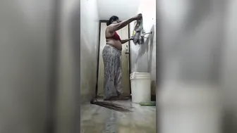 Chubby Indian Aunty Getting Naked Moments Before Her Bath Time