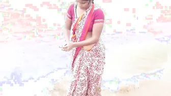 Wet Indian Aunty Secretly Filmed At Beach Showing Off Curves