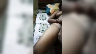 Mallu Married Woman Spreading Naked Waiting For Me On The Bed