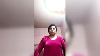 Pakistani Aunty Stripping Off Her Bra And Panty Getting Naked