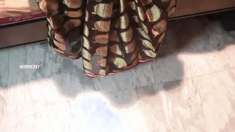 Bengali Aunty Making Out With Young Guy Grinding On His Lap