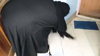 Neighbor Forcing Himself On Mature Aunty During House Cleaning