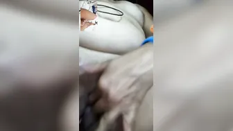Desi Aunty Showing Off Her Sexy Body Getting Naked For Camera