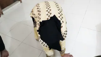 Punjab Aunty Cleaning House When Neighbor Boy Comes And Fucks Her