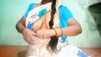 Village Aunty Spreading Wide And Showing Everything On Camera
