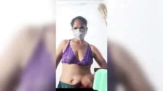 Tamil Aunty Getting Wild And Dirty During Late Night Video Call