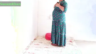 Lonely Mature Aunty Masturbating With Her Favorite Toy At Home