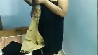 Watching My Sexy Aunty Changing Into Her Saree Getting Horny