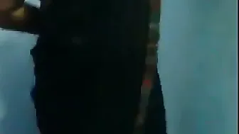 Watching My Sexy Aunty Changing Into Her Saree Getting Horny