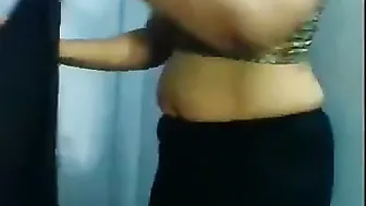 Watching My Sexy Aunty Changing Into Her Saree Getting Horny