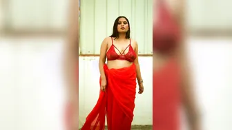Hot Aunty Teasing With Red Bra Before Revealing Her Dark Tips