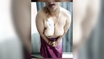 Telugu Aunty Stripping Naked On Webcam For Her Online Lovers
