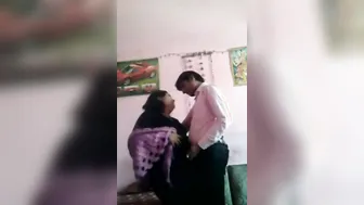 Desi Aunty With Young Lover Leaked Private Sex Tape From Phone