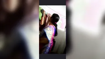 Desi Aunty Caught Changing Saree Exposing Her Body To Peeping