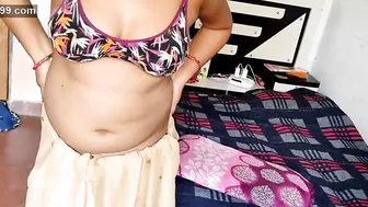 Indian Aunty Pissing And Teasing Innocent Virgin Boy In Hindi