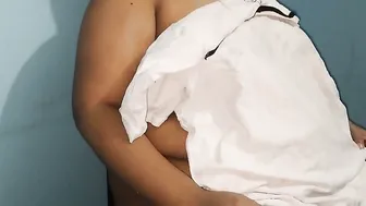 Stupid Desi Aunty Flashing Huge Tits At Clinic Making Doctor Crazy