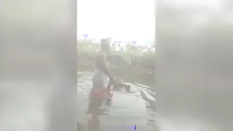 Desi Aunty Bathing Naked In Pond Before Getting Fucked Outdoor