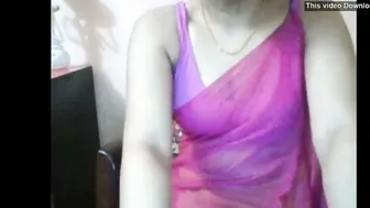 Horny Indian Aunty Touching Herself Live On Webcam Showing Off
