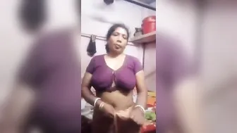 Curvy Village Aunty In Orange Saree Showing Big Boobs On Video Call