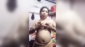 Curvy Village Aunty In Orange Saree Showing Big Boobs On Video Call