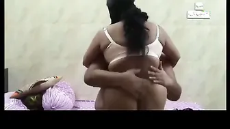 Muslim Wife Aunty Getting Satisfied By Young Lover In Apartment