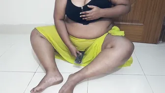 Neighbor Aunty Getting So Horny She Fucks Herself With Remote