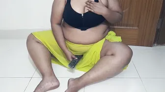 Neighbor Aunty Getting So Horny She Fucks Herself With Remote