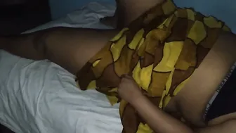 Hot Kolkata Aunty Showing Off Her Curves And Touching Herself