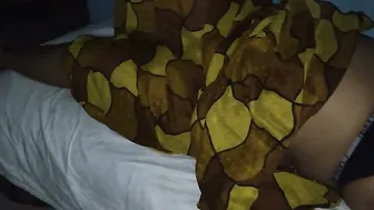 Hot Kolkata Aunty Showing Off Her Curves And Touching Herself