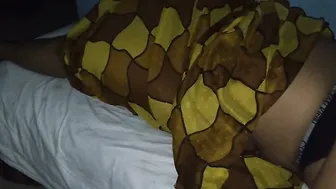 Hot Kolkata Aunty Showing Off Her Curves And Touching Herself