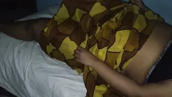 Hot Kolkata Aunty Showing Off Her Curves And Touching Herself